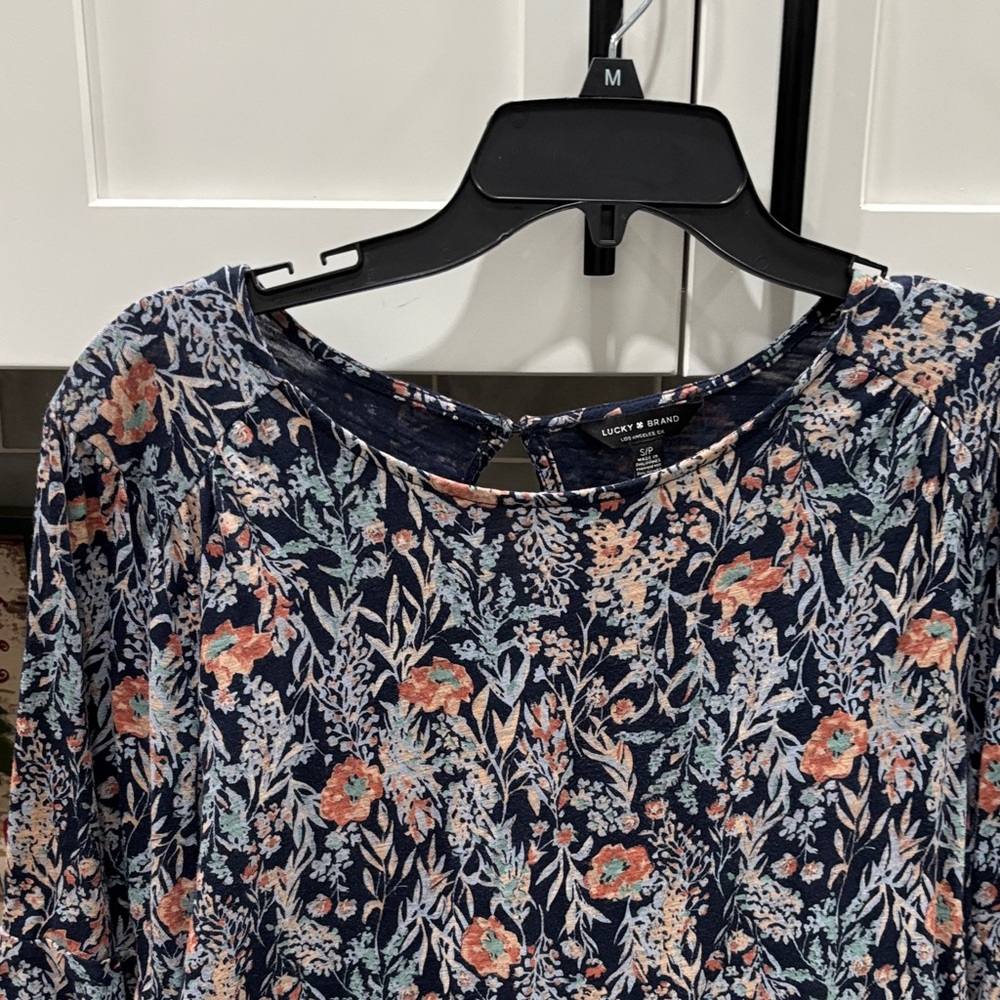 Women’s Lucky Brand blouse top blue floral